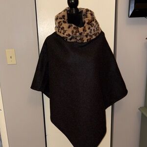 NWT Fadivo charcoal Poncho with Leopard Print Collar
